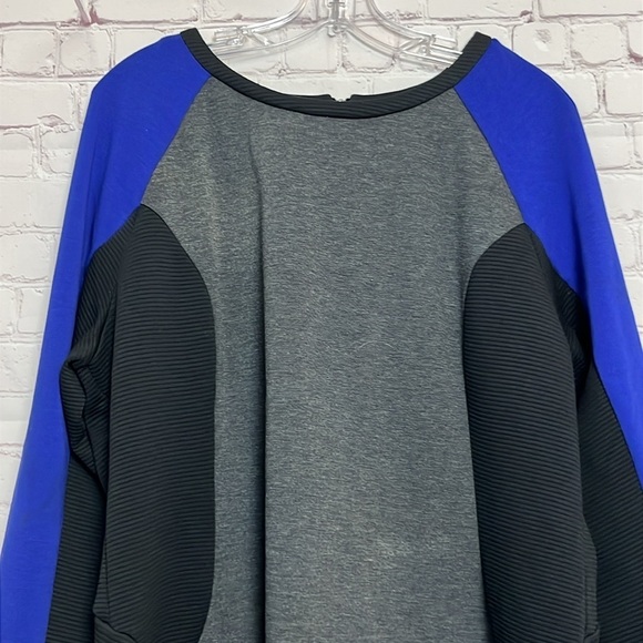 View by Walter Baker Long Sleeve Color Block Knit Dress - Picture 3 of 13